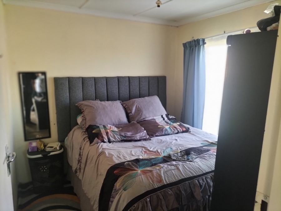 2 Bedroom Property for Sale in Selosesha Free State